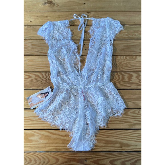 NWT Seven Til Midnight Eyelash Lace Romper Size Small Women’s White - Picture 2 of 10